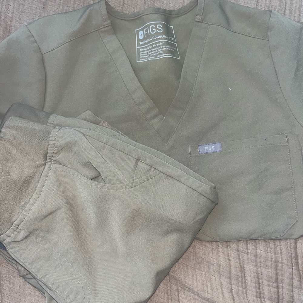 Figs Latte Scrub Set